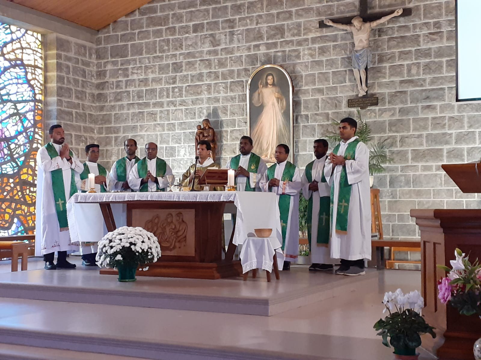 messe-avec-les-missionnaires-indiens-de-saint-francois-de-sales